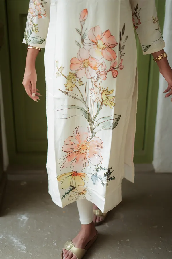 White_Blossom_Digital_Printed_Cotton_Kurti
