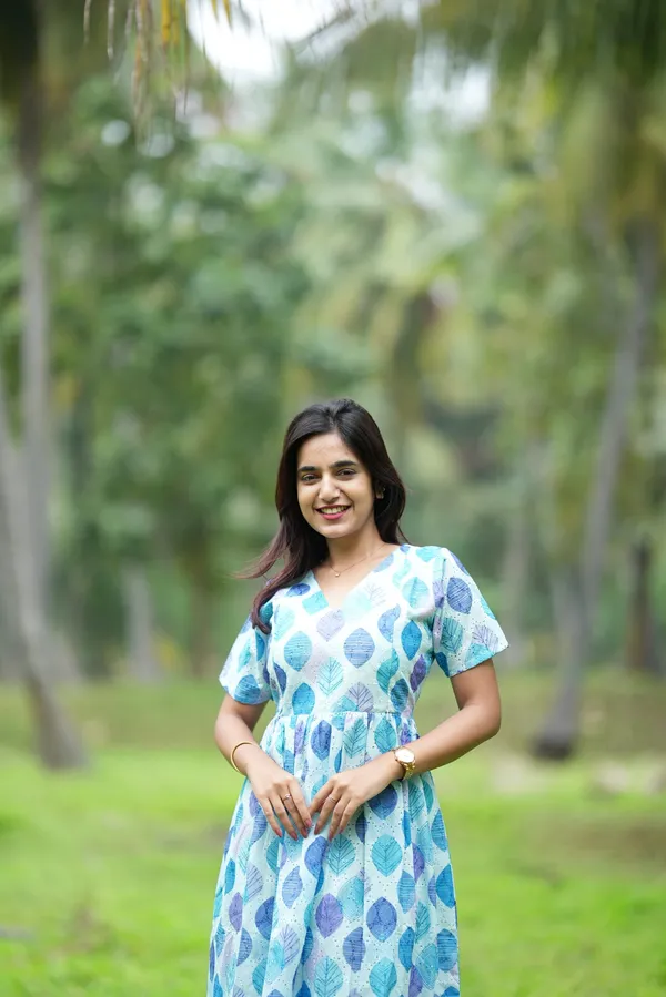 Avely_Leaf_Print_Maternity_Frock