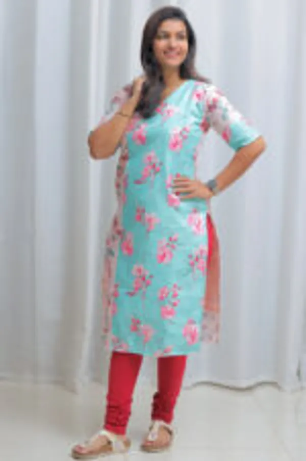 Blossom_Mist_Dual_Tone_Floral_Linen_Kurti