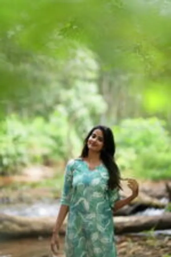 Green_Silk_Kurti_With_White_Floral_Prints_Elegant_Casual_Office_Wear