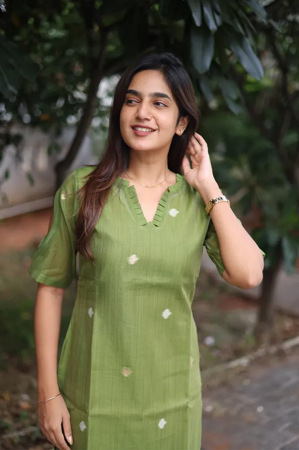Evergreen_Grace_Silk_Cotton_Kurti_With_Subtle_Embroidery