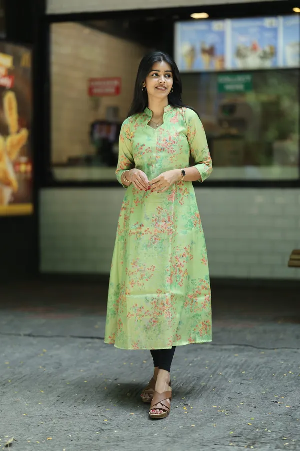 Light_Green_Floral_Cotton_Maxi_Dress_Elegant_Everyday_Comfort_Wear