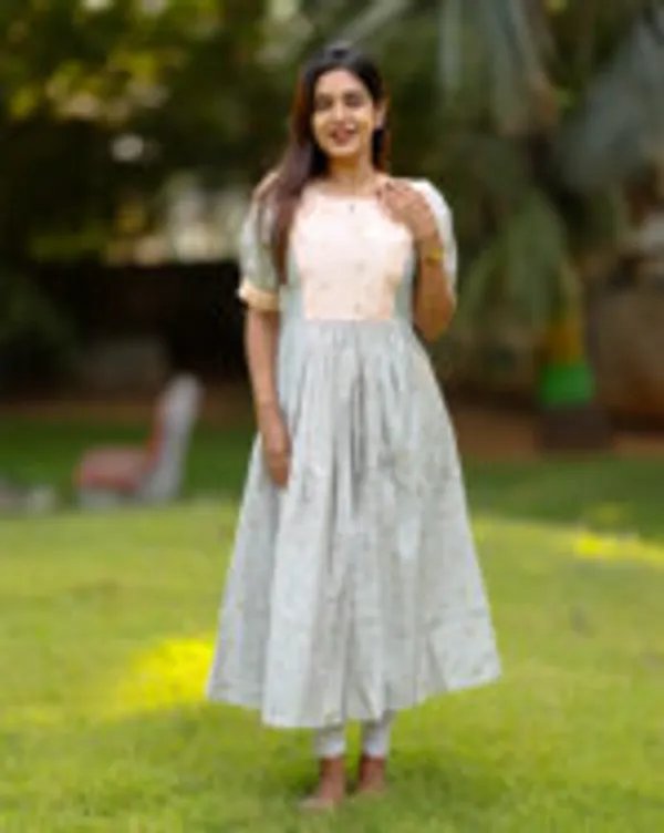 Pastel_Dual_Tone_Silk_Cotton_Maxi_Frock_With_Puff_Sleeves_Elegant_Casual_Wear