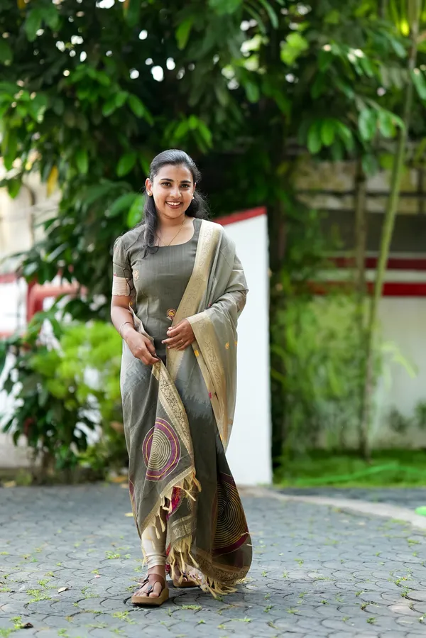 Noirweave_Kurthi_Set