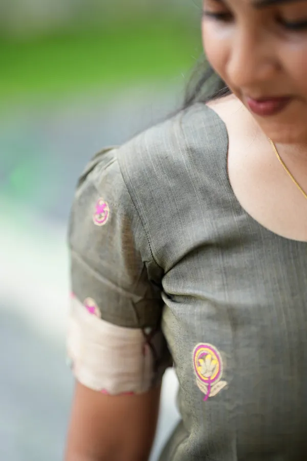Noirweave_Kurthi_Set