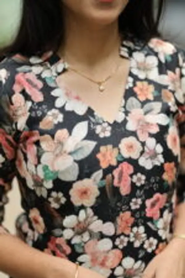 Black_Floral_Cotton_Kurti_Stylish_Everyday_Comfort_Wear