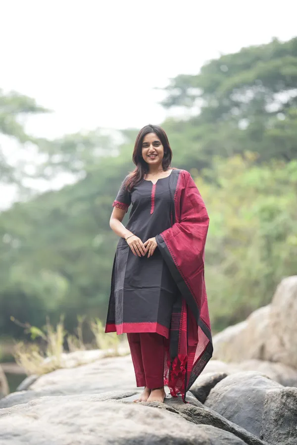 Noirberry_Handloom_Kurti_Set