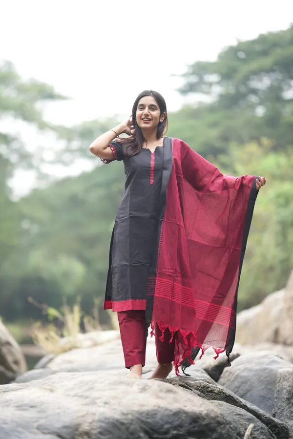 Noirberry_Handloom_Kurti_Set