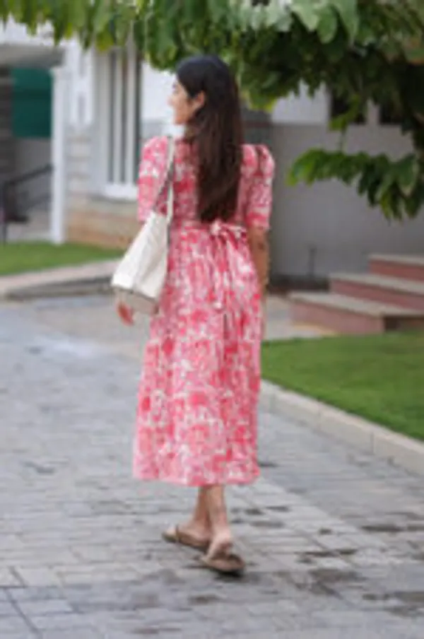 Pink_Floral_Cotton_Maxi_Dress_Elegant_Breezy_Everyday_Wear