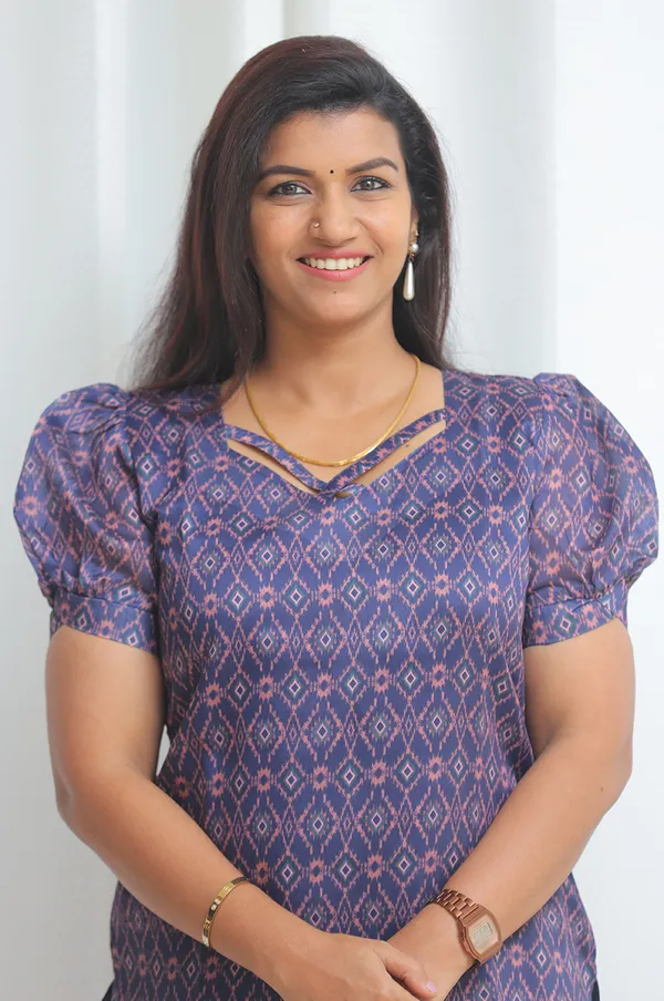 Diamond_Muse_Silk_Organza_Kurti_With_Puff_Sleeves