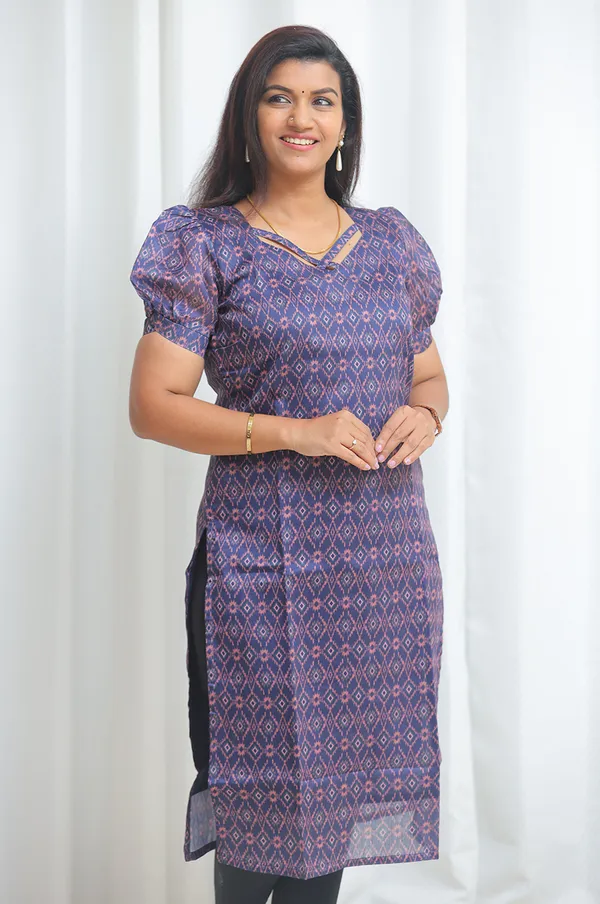 Diamond_Muse_Silk_Organza_Kurti_With_Puff_Sleeves