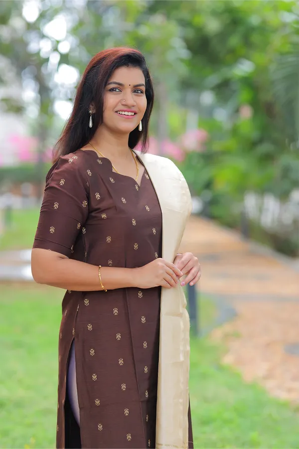 Elegant_Brown_Cotton_Kurti_Set_Timeless_Grace_Comfort