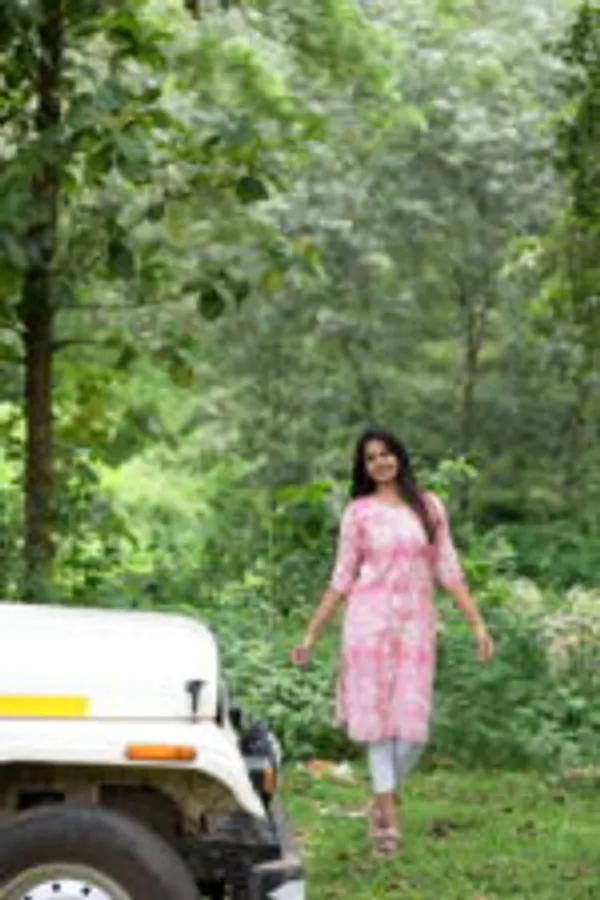 Pink_Cotton_Kurti_With_White_Floral_Print_Everyday_Comfort_Wear