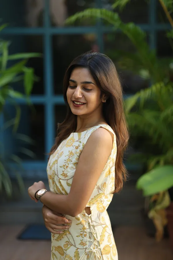 Yellow_Floral_Printed_Cotton_Sleeveless_Kurti_Top_With_Matching_Pants_Chic_Everyday_Wear