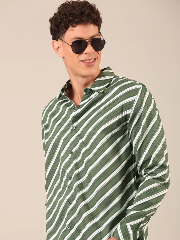 Men_S_Olive_Green_Diagonal_Stripe_Regular_Fit_Shirt