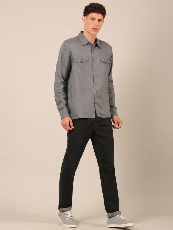 Men’s_Slate_Grey_Double-Pocket_Regular_Fit_Cotton-Linen_Shirt
