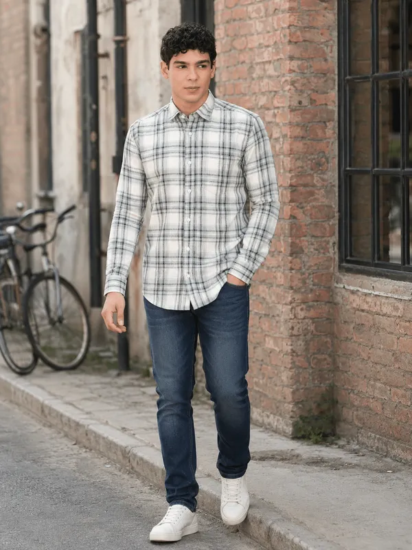 Men_S_Blue_Grey_Check_Slim_Fit_Cotton_Dobby_Shirt