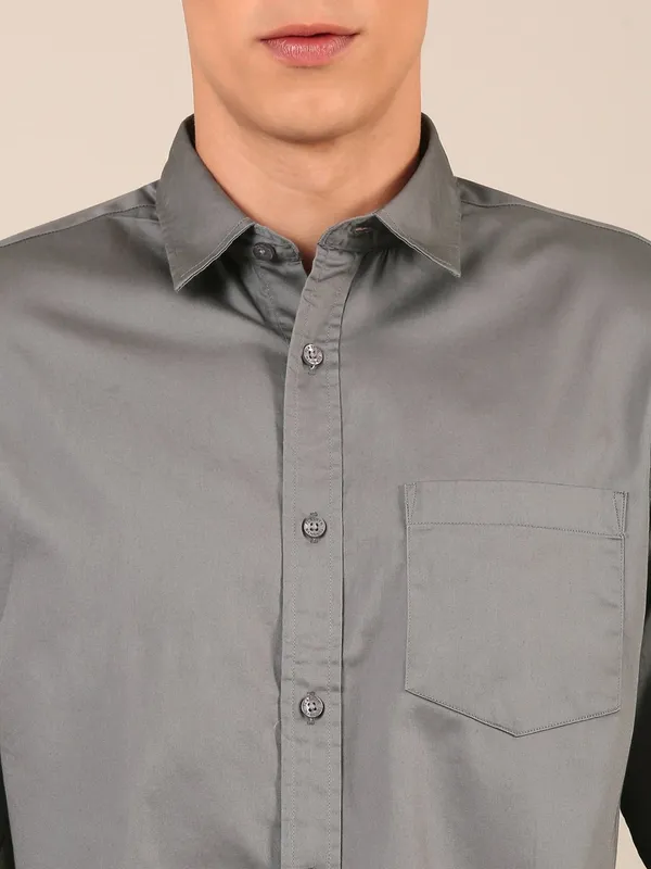 Men_S_Steel_Grey_Solid_Slim_Fit_Shirt