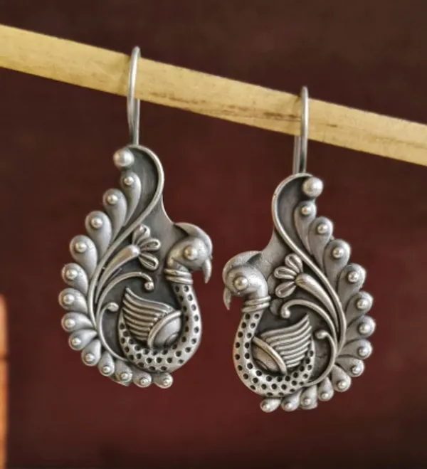 Silver_Metal_Drop_Earrings_For_Women