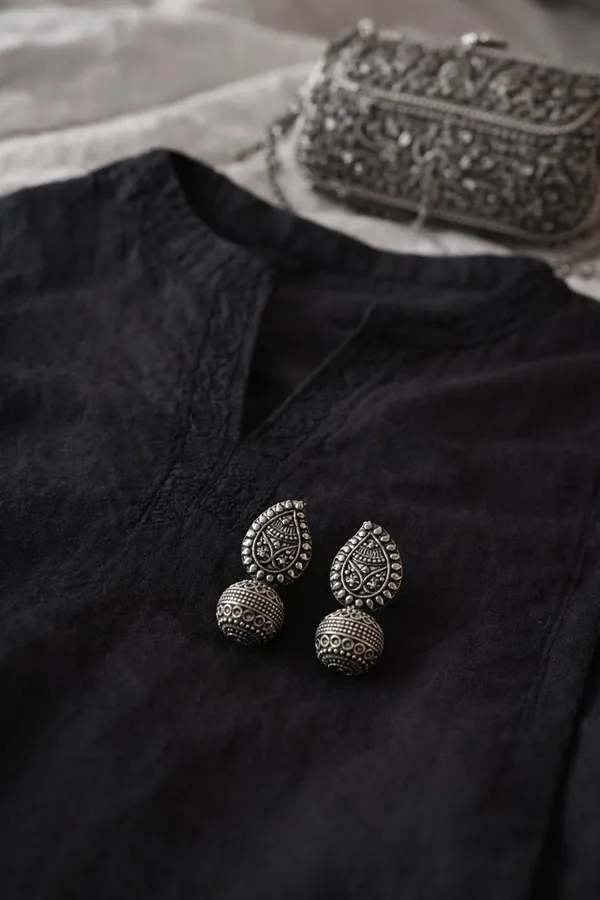 Silver-Toned_Oxidized_Traditional_Jhumka_Earrings_for_Women