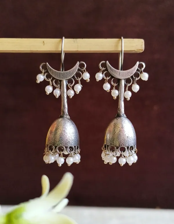Silver_Metal_Jhumka_Earrings_For_Women