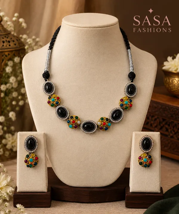 Black_stone_Beaded_Statement_Necklace_Set