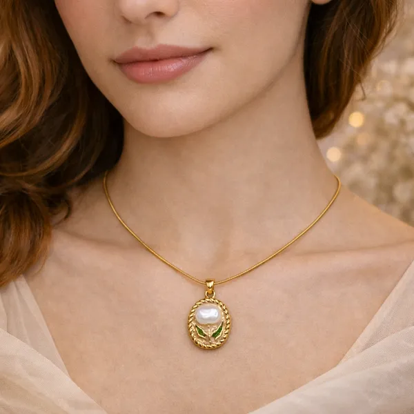 Gold_Pearl_Enamel_Floral_Oval_Pendant_Necklace_For_Women