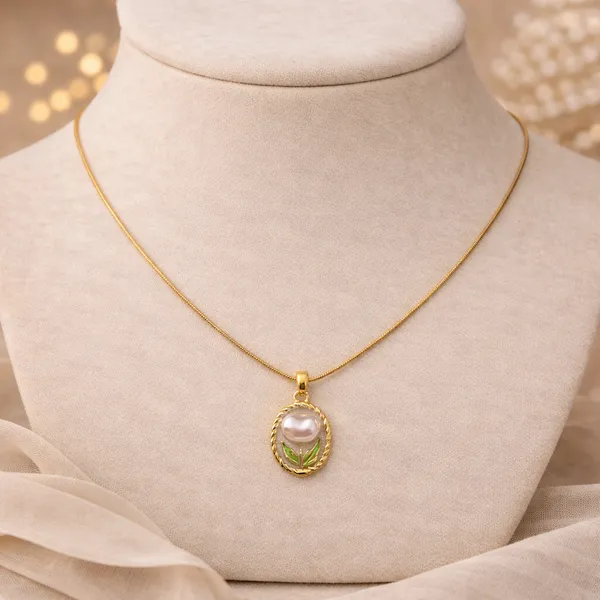 Gold_Pearl_Enamel_Floral_Oval_Pendant_Necklace_For_Women