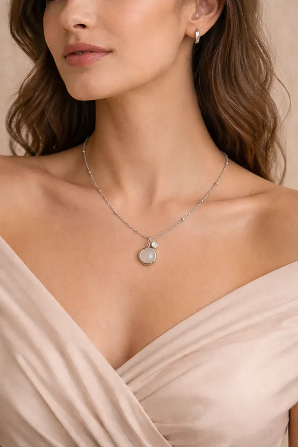 Silver_Pearl_Crystal_Minimal_Pendant_Necklace_For_Women