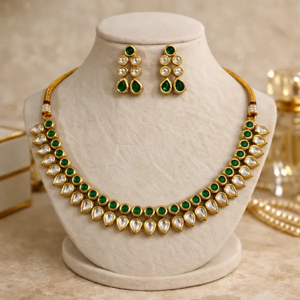Gold_Polki_Emerald_Teardrop_Classic_Necklace_Set_For_Women