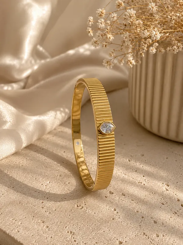Clear_Crystal_Anti-Tarnish_Heart_Kada_Bracelet_For_Women