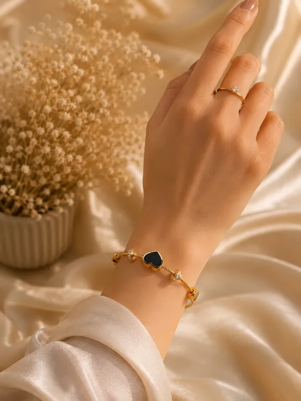 Black_Crystal_Gold-Plated_Clover_Charm_Magnet_Bangle_For_Women