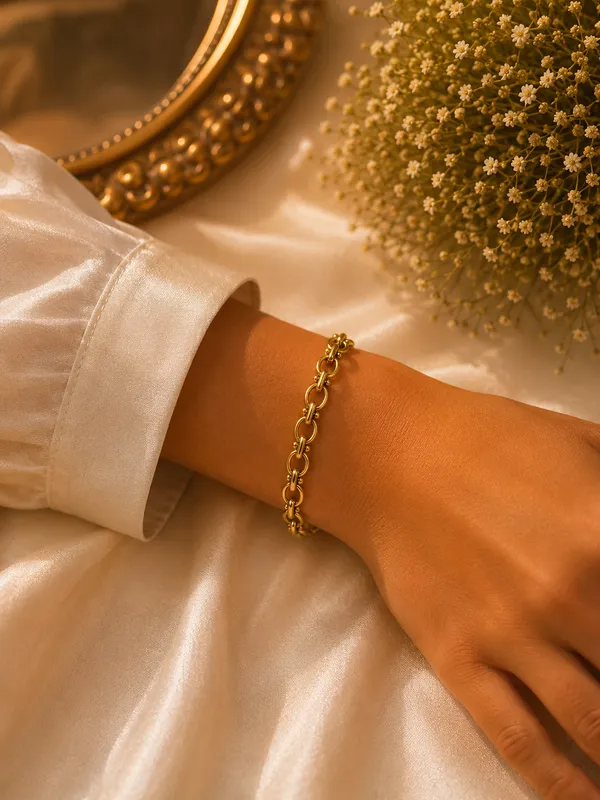 Gold_Anti-Tarnish_Polished_Circular_Link_Chain_Bracelet_For_Women
