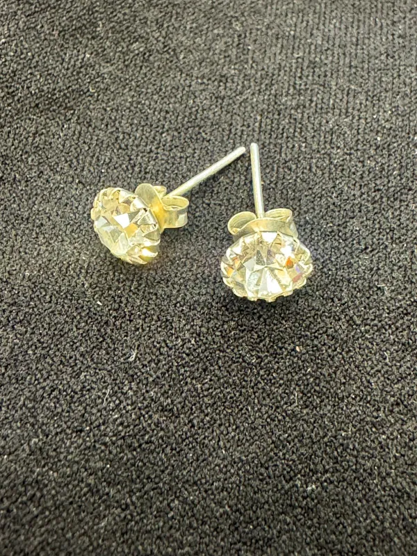 Silver-Tone_Faceted_Crystal_Stud_Earrings_For_Women
