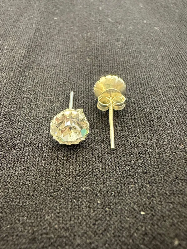 Silver-Tone_Faceted_Crystal_Stud_Earrings_For_Women