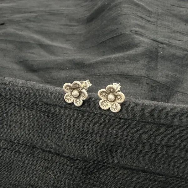 The_Wildflower_925_Silver_Ear_Studs
