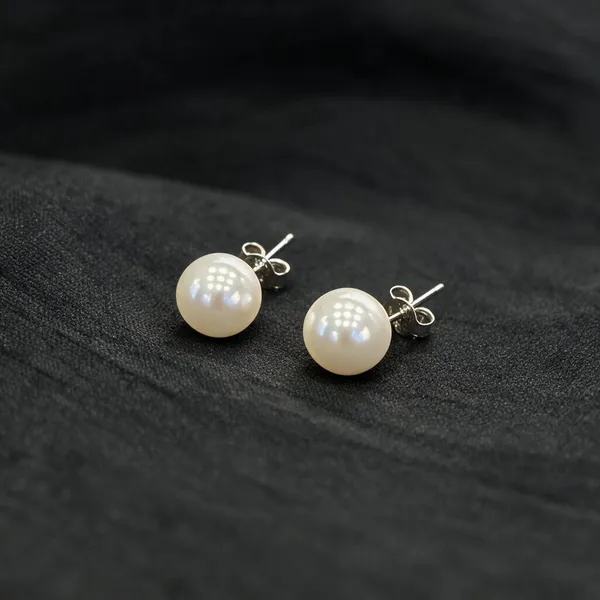 The_Pearl_Glow_925_Silver_Earstuds