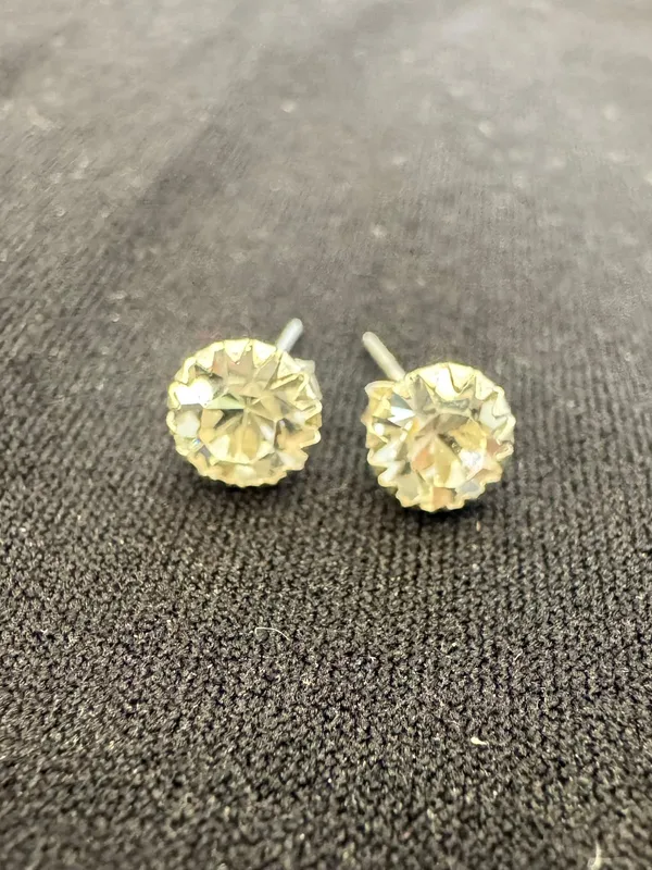 Silver-Tone_Faceted_Crystal_Stud_Earrings_For_Women