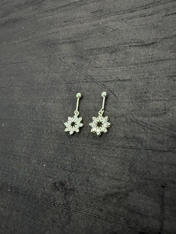 The_Bloom_925_Silver_Bugadi_Earrings_White