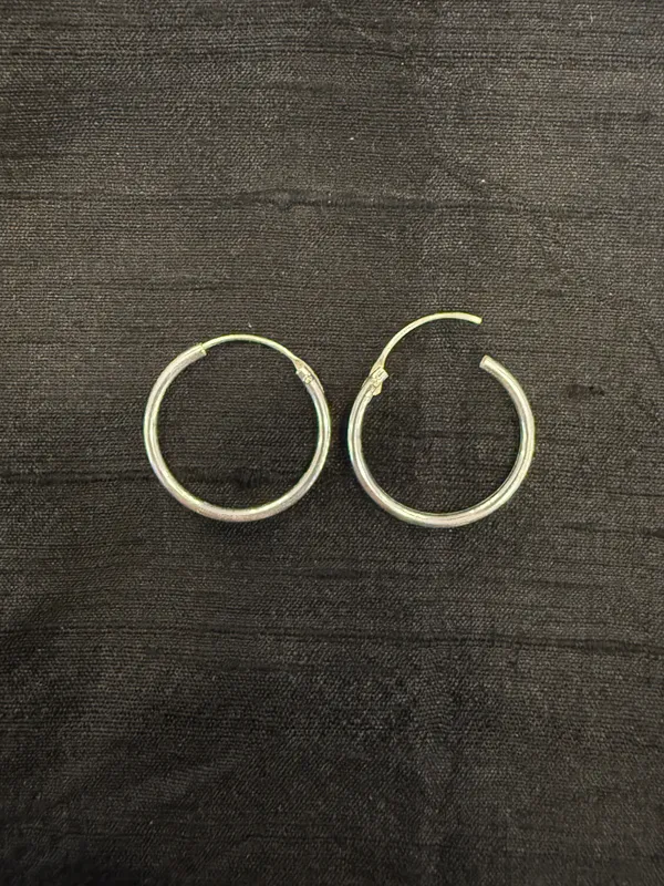 The_Must_Have_925_Silver_Hoops