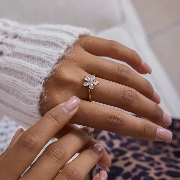 Gold_Tone_Floral_Stone_Ring_for_Women