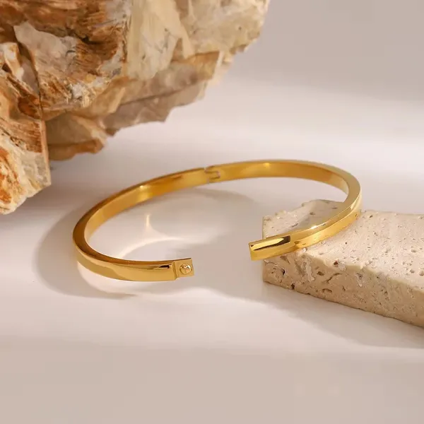 Gold_Tone_Minimal_Cuff_Bracelet_for_Women
