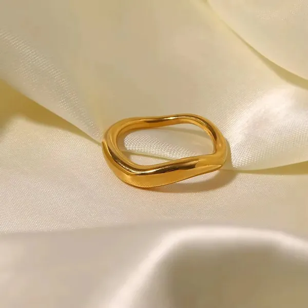 Gold_Tone_Minimalist_Ring_for_Women