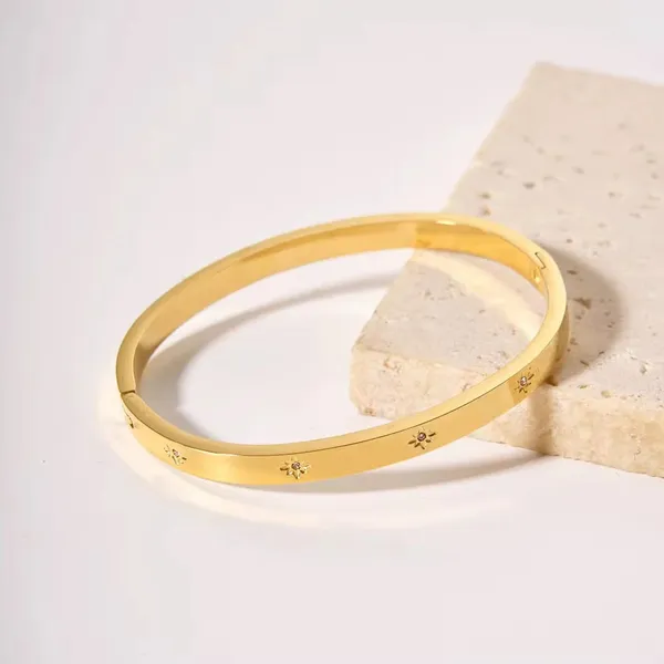 Gold_Tone_Floral_Design_Bangle_for_Women