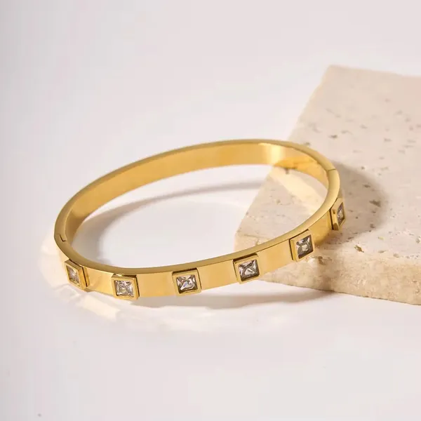Gold_Tone_Crystal_Studded_Bangle_for_Women