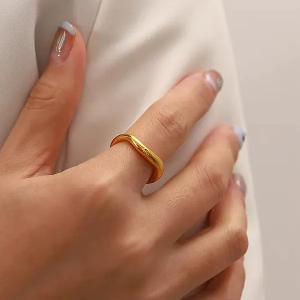 Gold_Tone_Minimalist_Ring_for_Women