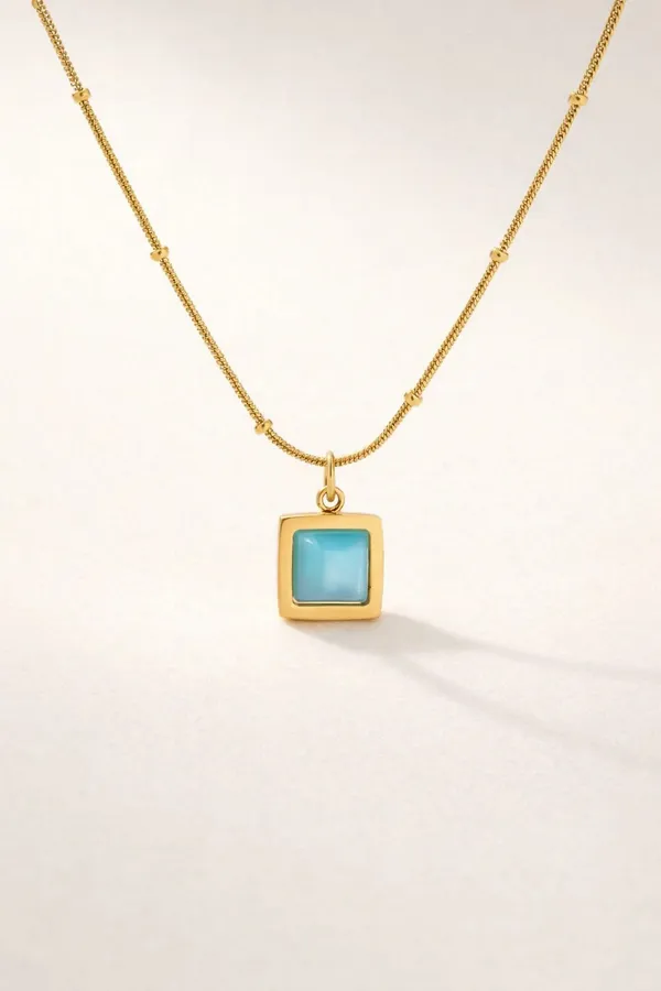 Gold_Tone_Square_Pendant_Necklace_for_Women