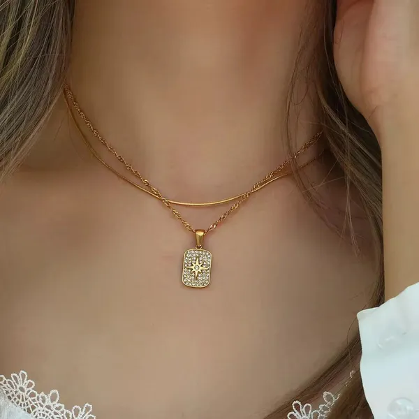 Gold_Tone_Rhinestone_Star_Pendant_Necklace_for_Women