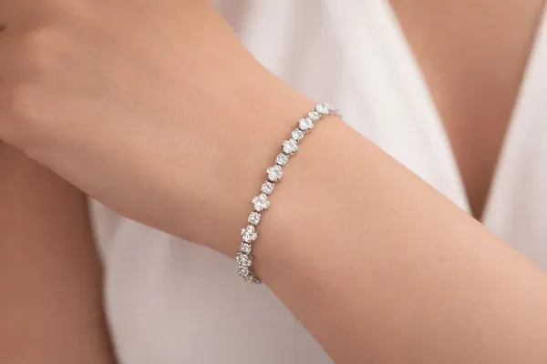 Silver_Tone_Crystal_Tennis_Bracelet_for_Women