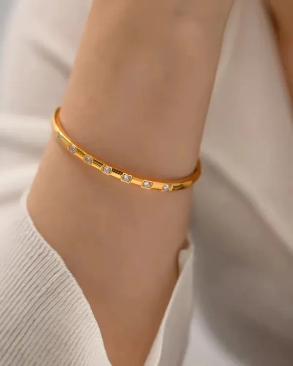 Gold_Tone_Stone_Studded_Bangle_for_Women